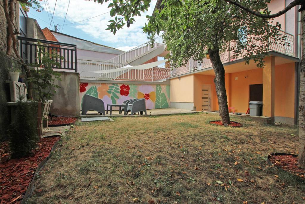 Morich Apartment In The Heart Of Old Town With Garden Sarajevo Bagian luar foto
